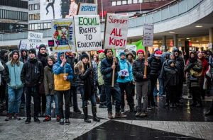 “Skolan i fritt fall för elever som behöver mindre grupper”