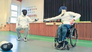 Rullstolsfäktning – krävande men kul