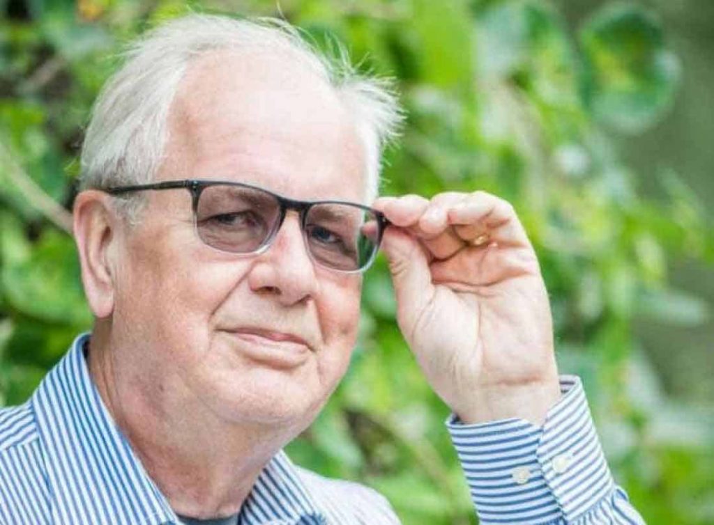 De som uttalar sig glömmer ofta att godmanskapet består av  tre uppdrag. Att sköta personens ekonomi det enklaste. De två andra uppdragen är svårare och kräver både personkännedom och kunskap om vad lagen föreskriver