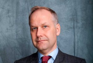 Idag kan socialutskottet kräva stopp för assistansförsämringar