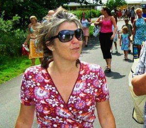 Lottie vill ha mer tecken i skolan