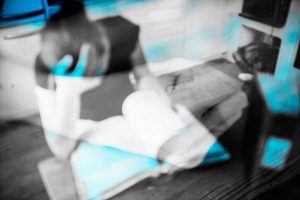 ”Jag försökte lirka, muta – och till slut hota att bära ut min son till bilen”