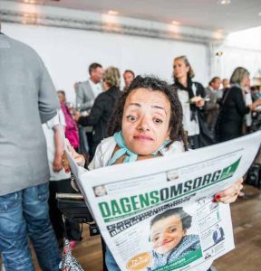 Tummen upp för nya tidningen!