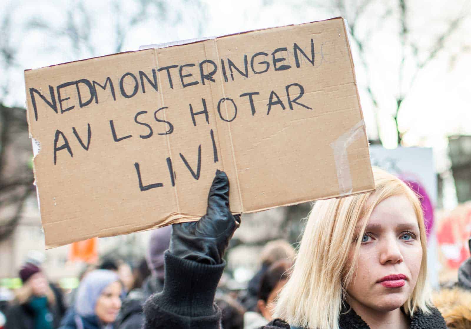 Demonstrationsskylt från en manifestation 2017. Foto: Linnea Bengtsson