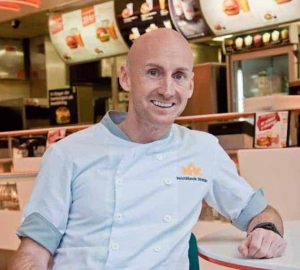 Övervinner blygseln