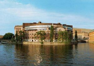 Föräldrar åter på krigsstigen