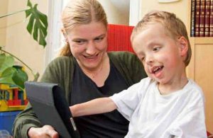 Föräldrar uppfann appen som hjälper barn att kommunicera