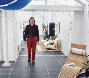 Tomas stortrivs i serviceboendet