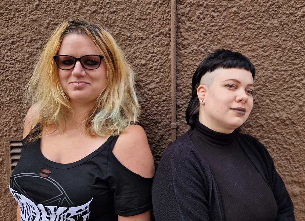 Yolanda Christoffersson och Freyja Earden. Foto: Maria Lohe