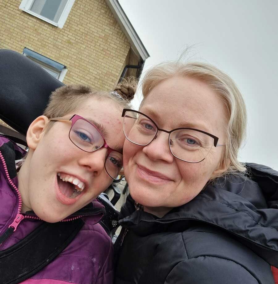 Hedvig och mamma Sofia.