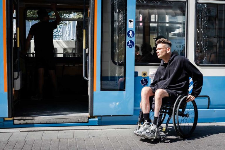 Rampkaos utan slut: Resenärer med rullstol lämnas kvar