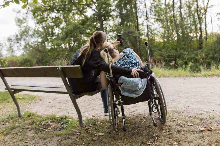 Rapport: Lönsamt att satsa mer på personlig assistans
