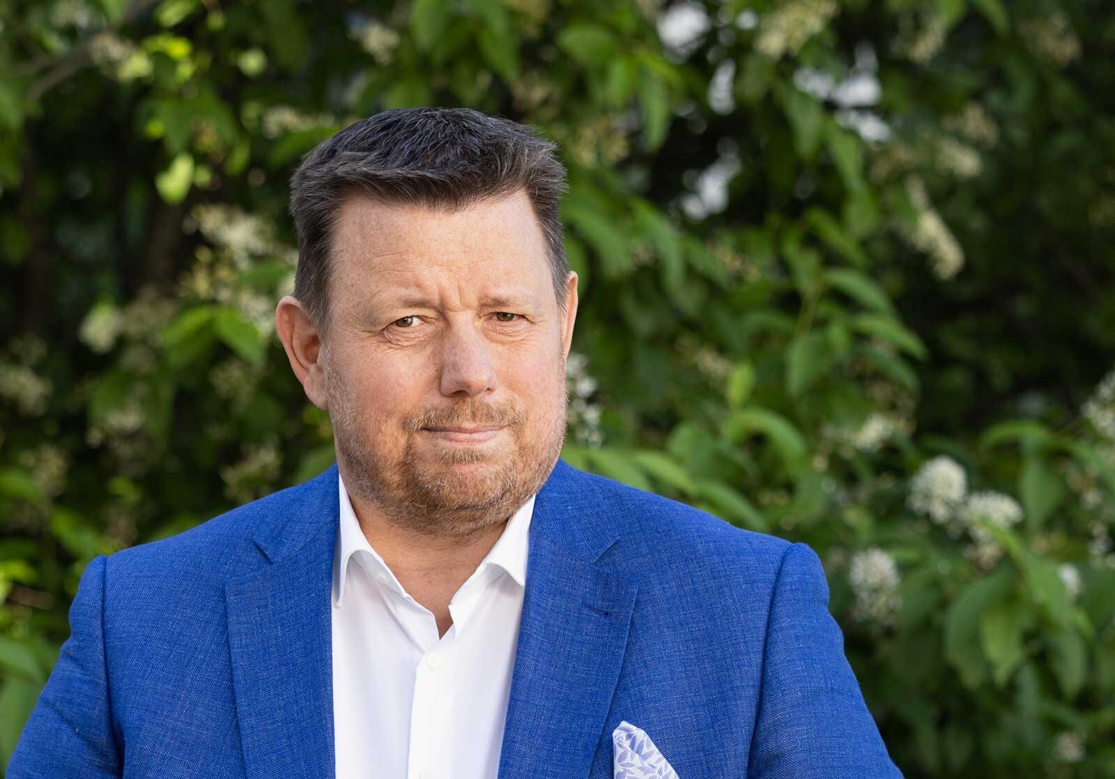 Hans Dahlgren, Humana Assistans