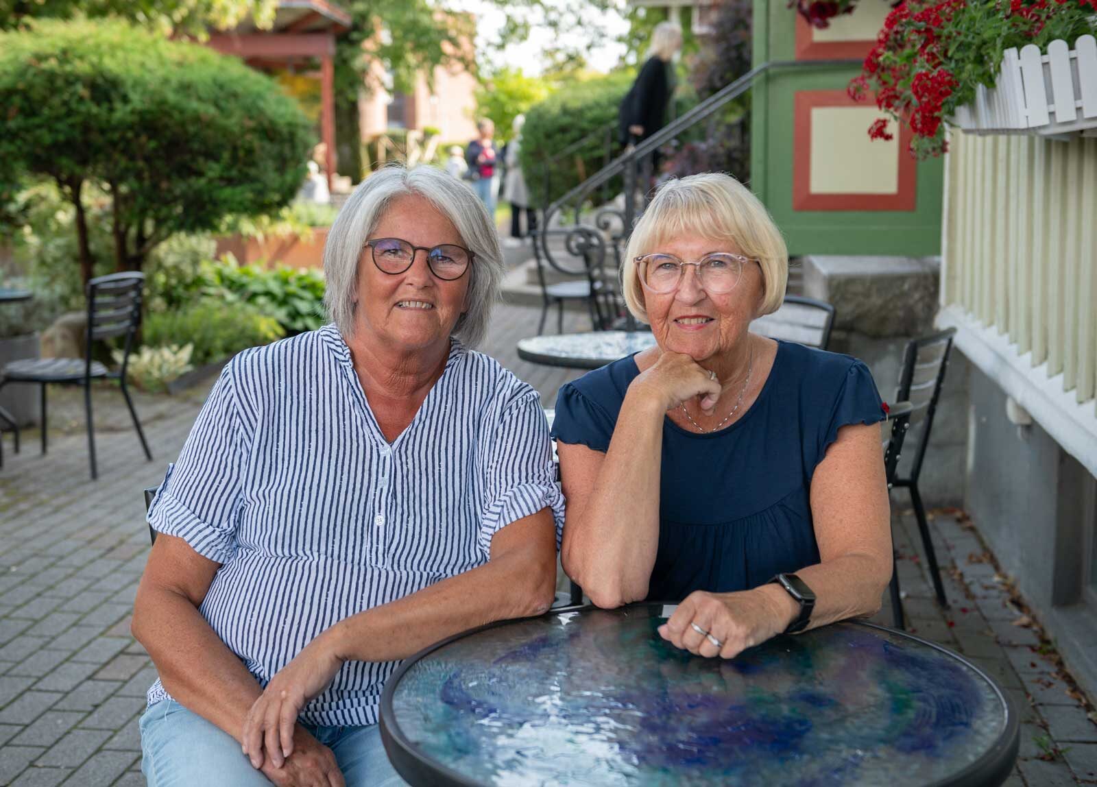 Inger Myrén och Monica Carlsson, FUB Falkenberg. Foto: Valter Bengtsson.