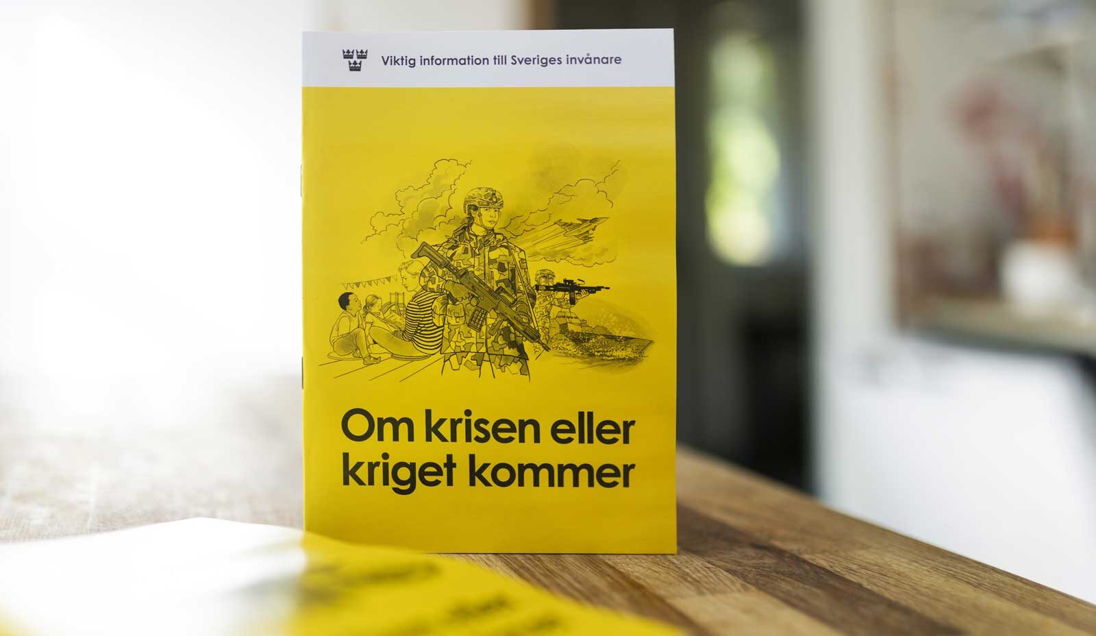 Broschyren Om krisen kommer. Foto: Melker Dahlstrand.