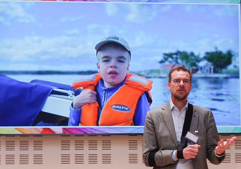Oskar Ahlberg och sonen Kasper.