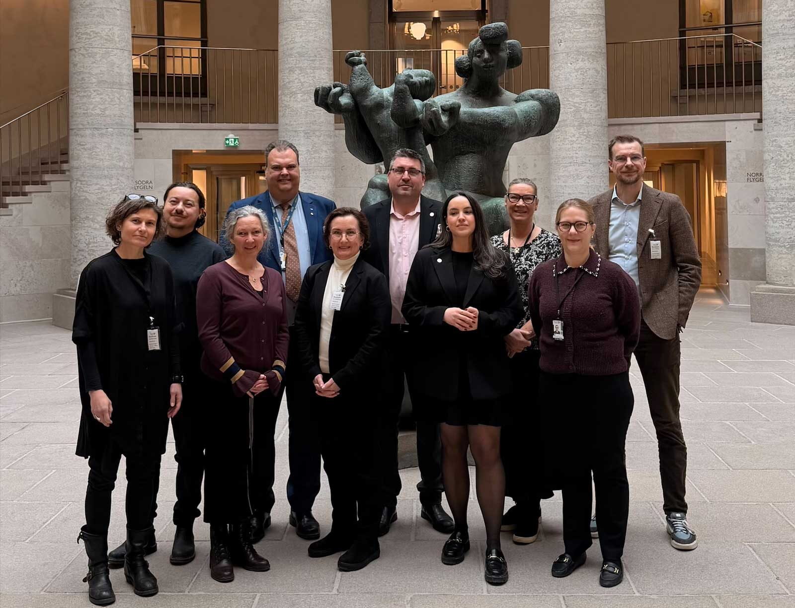 Gruppbild med representanter från Riksförbundet Sällsynta diagnoser, Moderaterna, Kristdemokraterna och Sverigedemokraterna. Foto: Riksförbundet Sällsynta diagnoser.