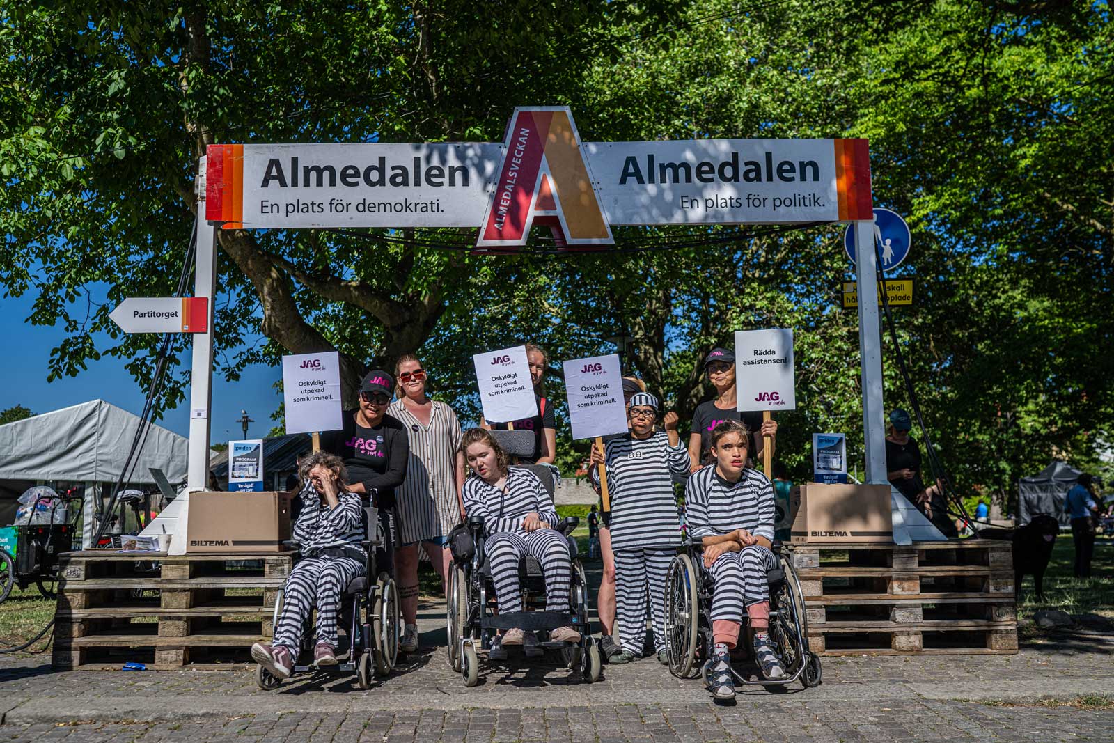 Riksföreningen JAG:s medlemmar protesterar mot att pekas ut som kriminella. Foto: Linnea Bengtsson.